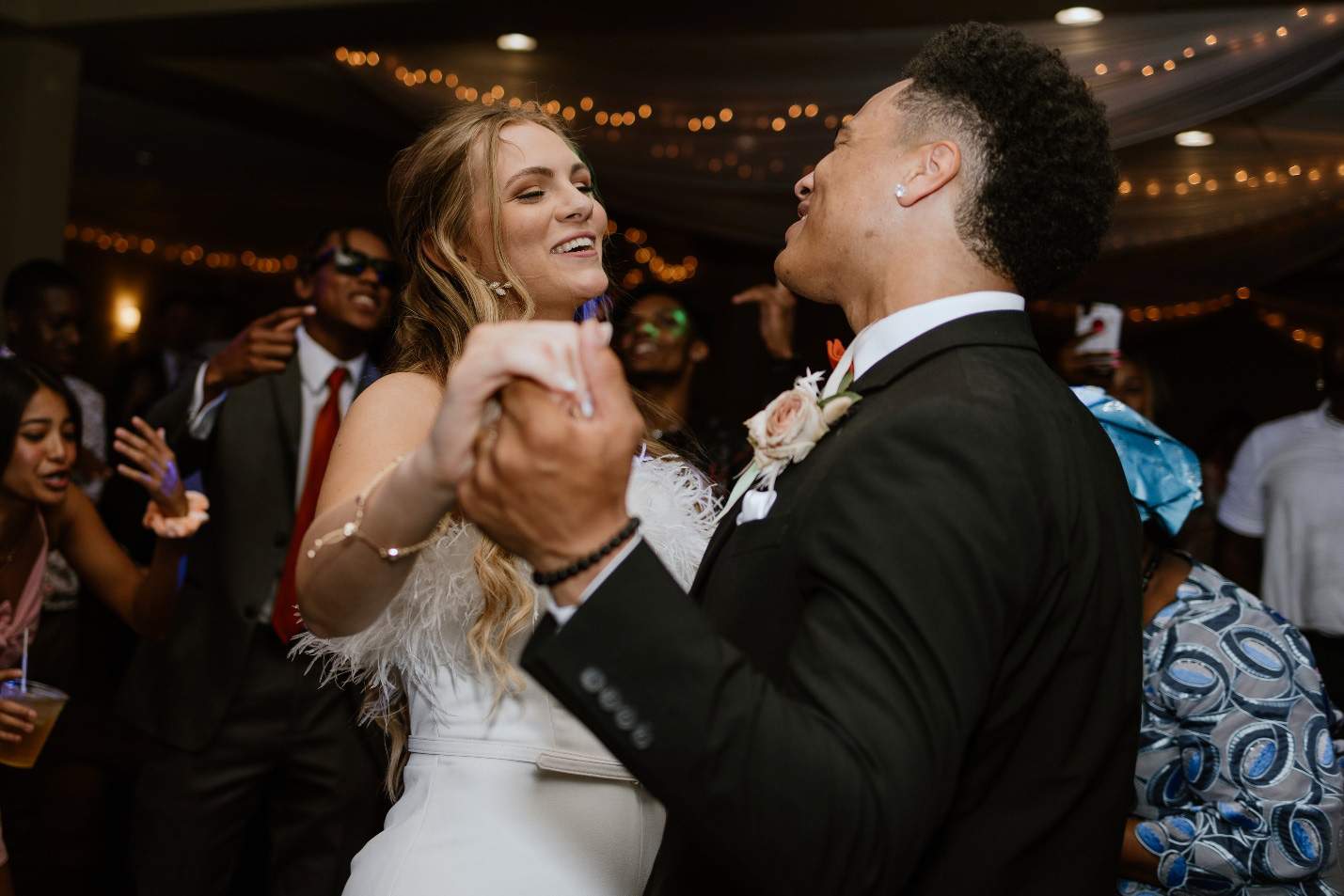 wedding-couple-dancing