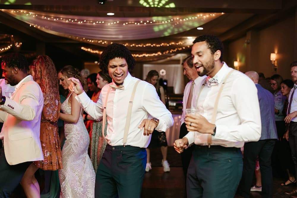 How to Plan a Stress-Free Wedding Reception in Minneapolis 1 (1)